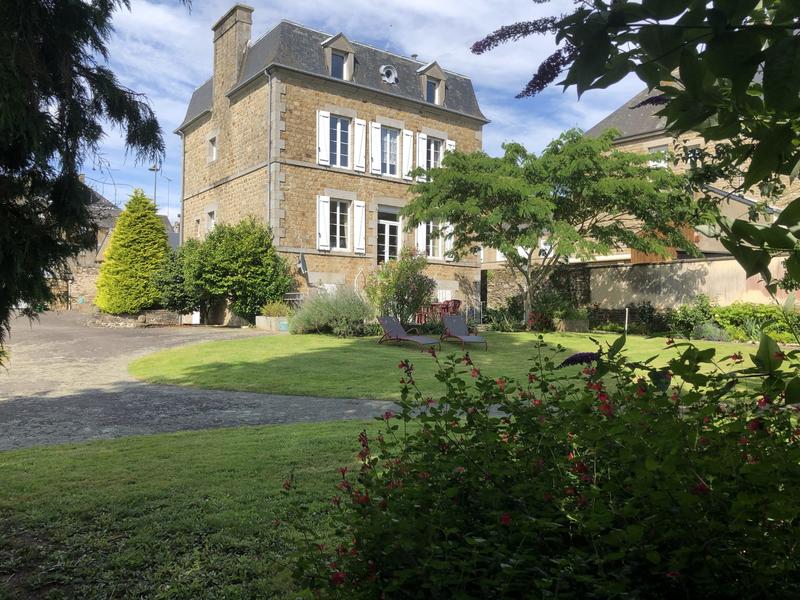 Maison - 190 m² - 8 pièces