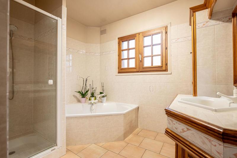 Maison - 195 m² - 8 pièces