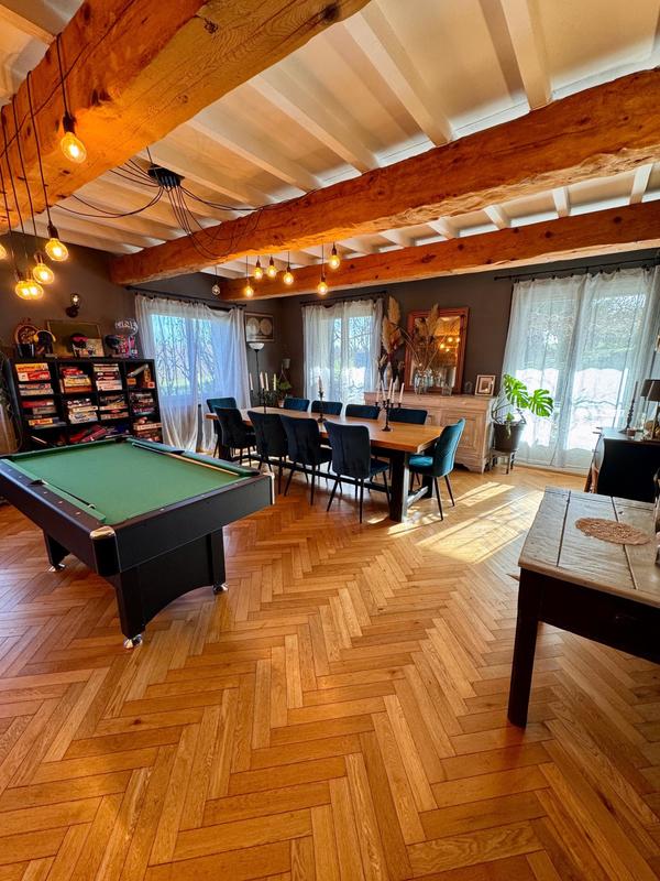 Maison - 250 m² - 7 pièces