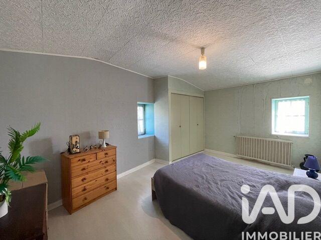 Maison - 254 m² - 9 pièces