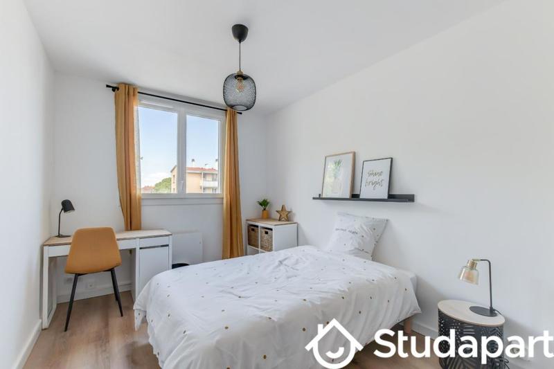 Chambre - 10 m² - 1 pièce