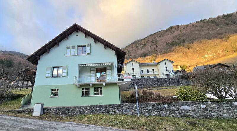 Maison traditionnelle - 95 m² - 5 pièces