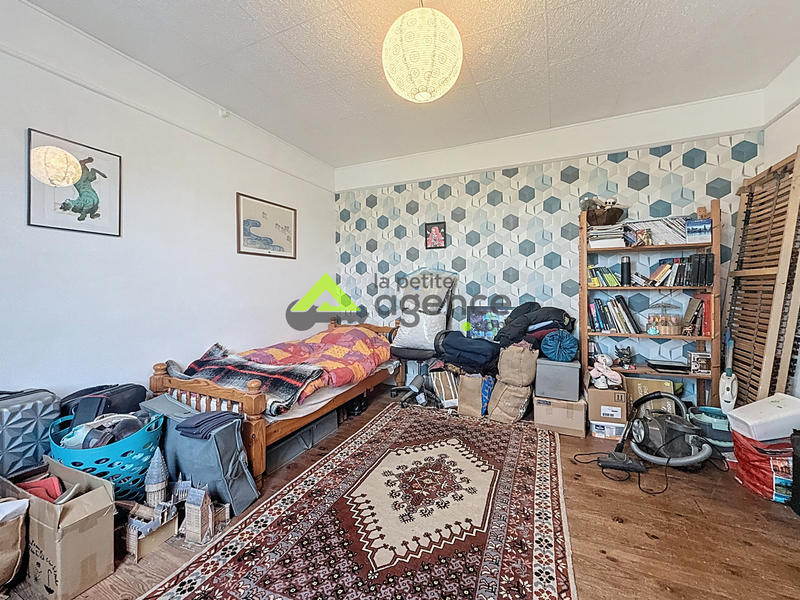 Maison - 230 m² - 7 pièces