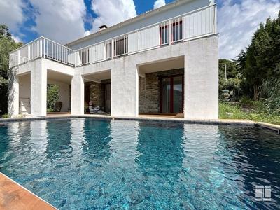 Villa - 200 m² - 9 pièces