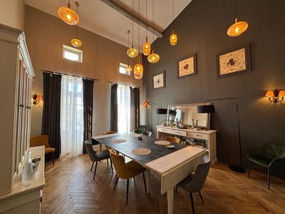 Maison - 364 m² - 13 pièces