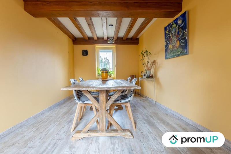 Maison - 220 m² - 6 pièces