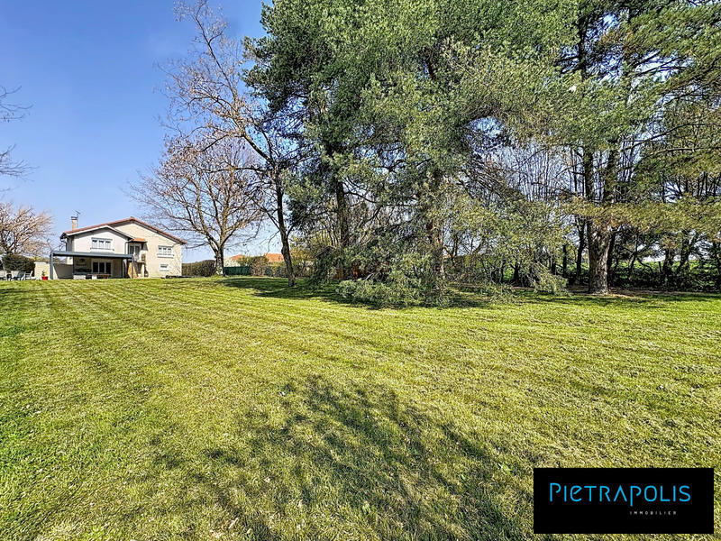 Maison - 260 m² - 8 pièces