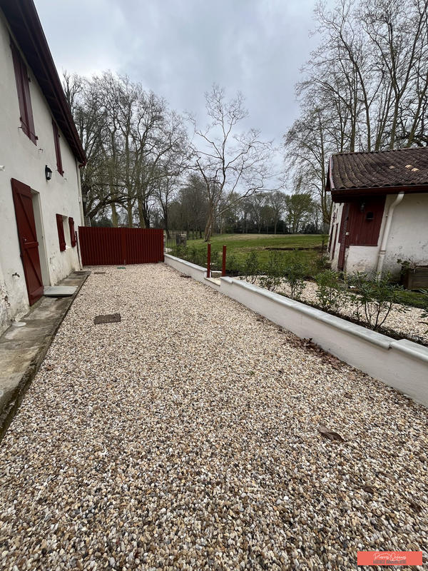 Maison - 93 m² - 4 pièces