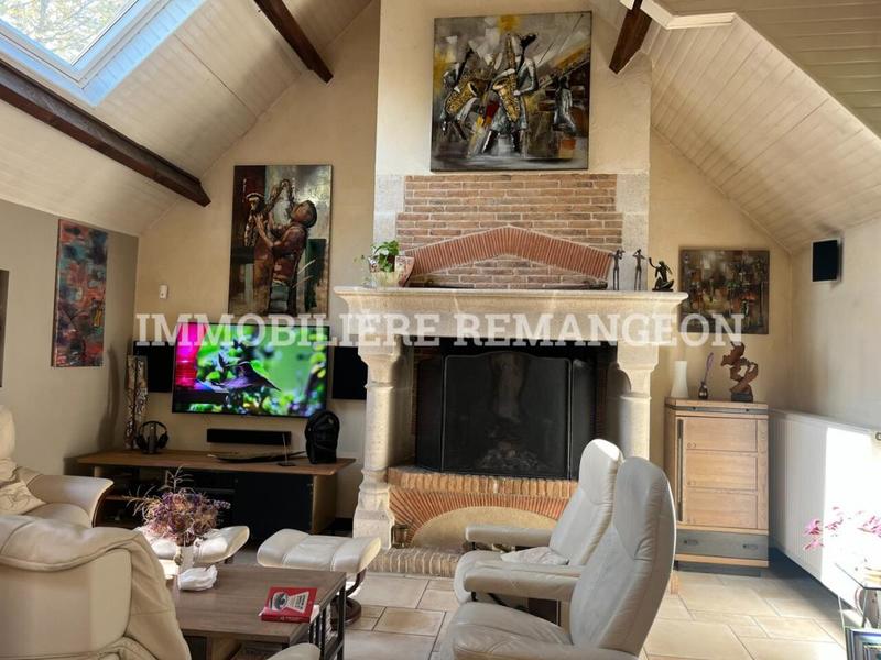 Demeure - 235 m² - 8 pièces