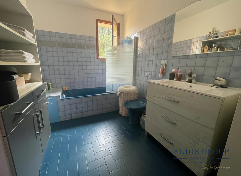 Maison - 204 m² - 9 pièces