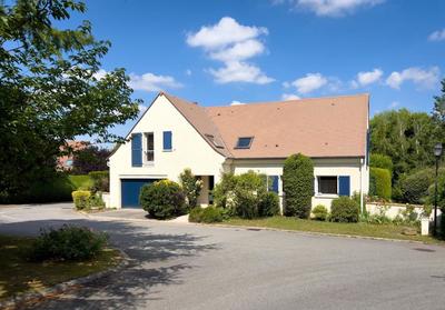 Maison - 230 m² - 9 pièces