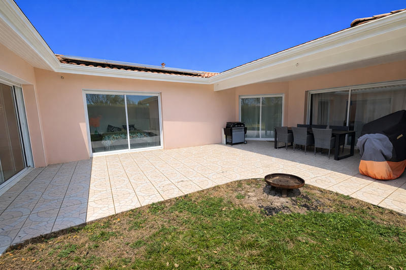Villa - 161 m² - 6 pièces