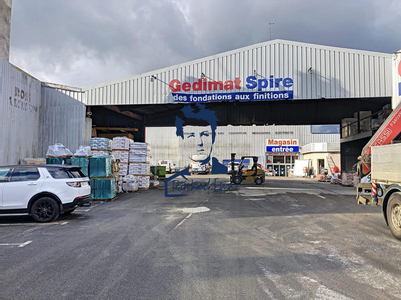 Local d'activités - 2 170 m²