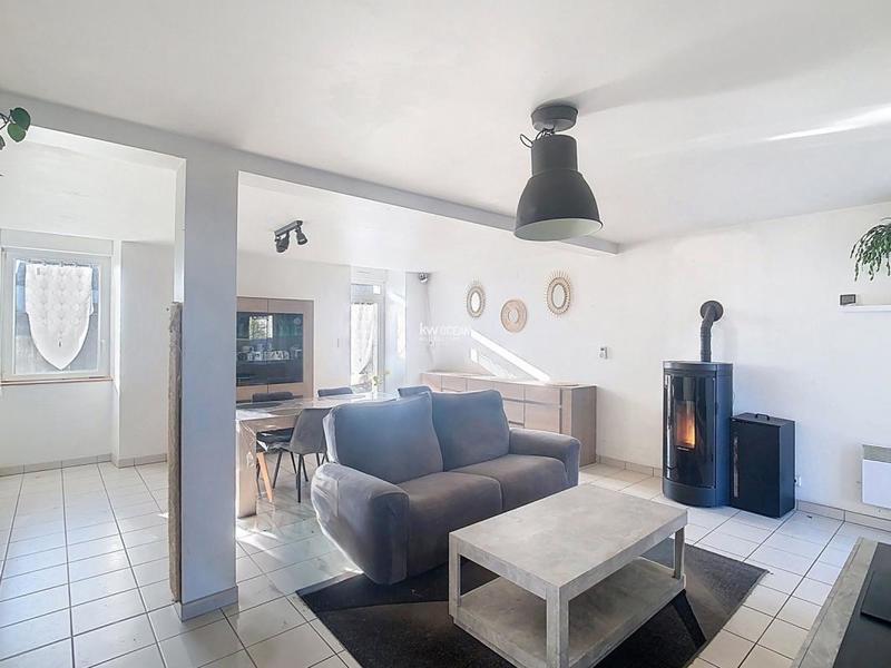 Maison - 104 m² - 6 pièces