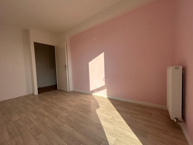 Appartement - 85 m² - 5 pièces