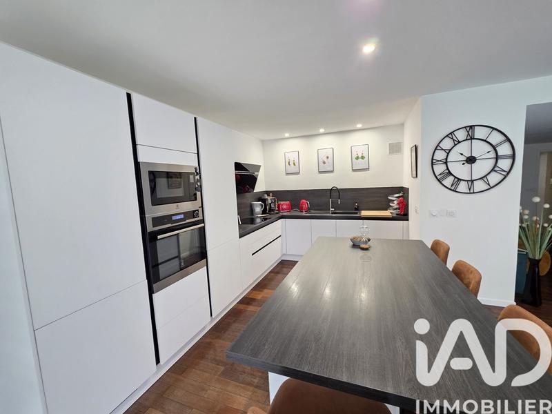 Appartement - 94 m² - 4 pièces