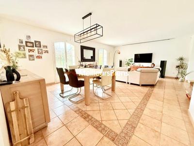 Maison - 190 m² - 7 pièces