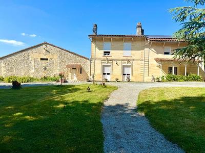 Propriété - 320 m² - 10 pièces