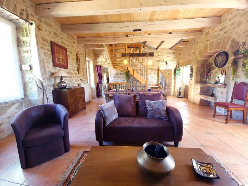 Maison en pierre - 165 m² - 6 pièces