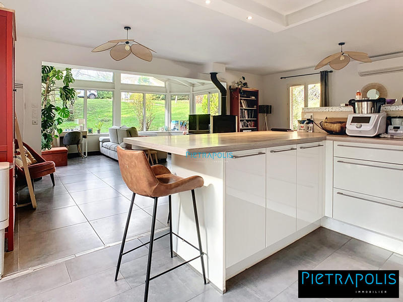 Maison - 140 m² - 5 pièces