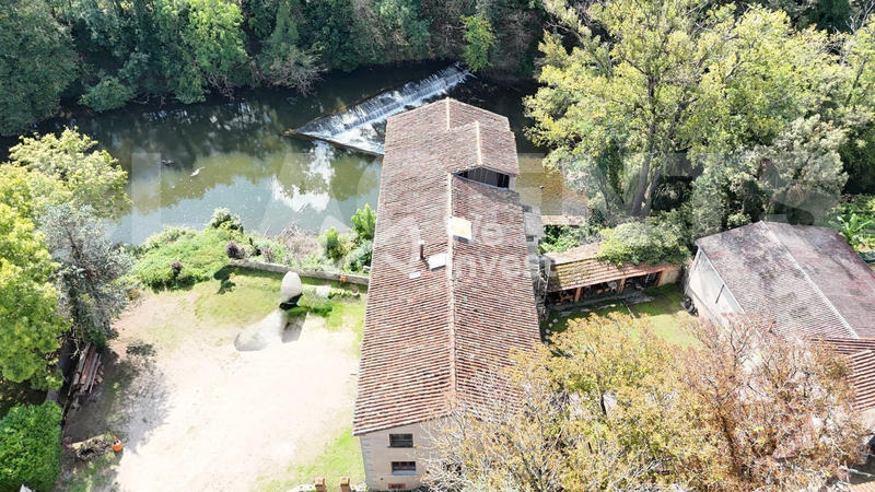 Maison - 300 m² - 6 pièces