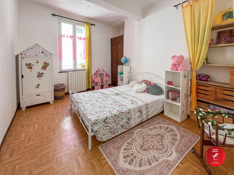 Maison - 187 m² - 8 pièces