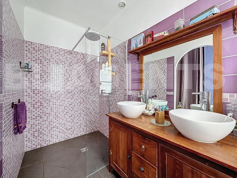 Maison - 190 m² - 8 pièces