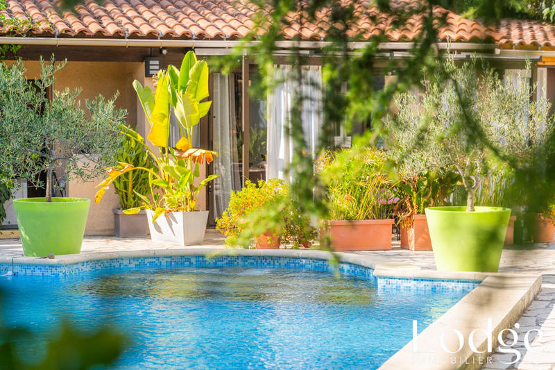 Maison traditionnelle - 180 m² - 6 pièces