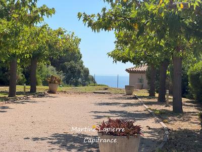 Terrain constructible - 1 000 m²