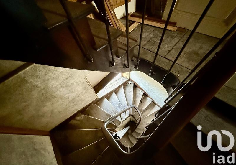 Maison - 215 m² - 9 pièces