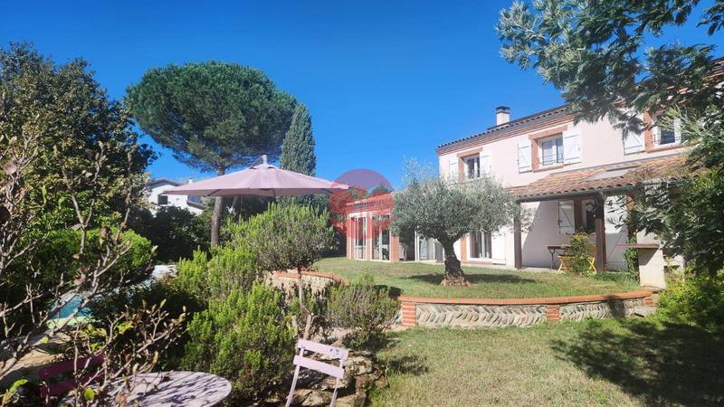 Maison - 166 m² - 6 pièces