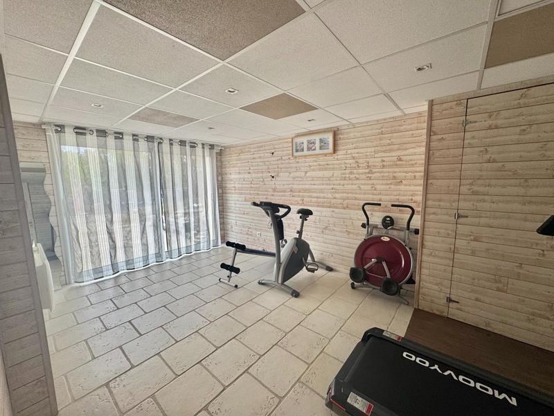 Maison - 249 m² - 11 pièces