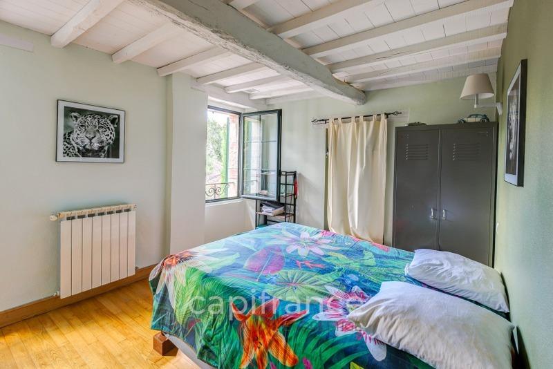 Demeure - 352 m² - 10 pièces