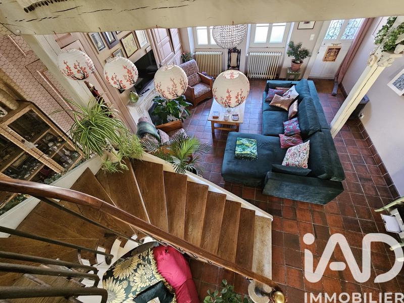 Maison - 214 m² - 6 pièces