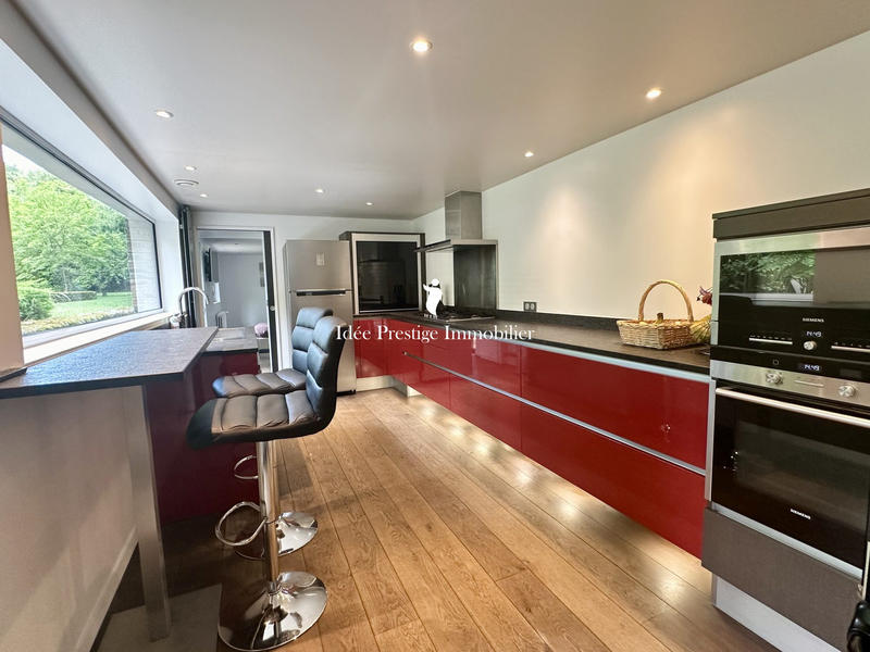 Maison - 180 m² - 6 pièces