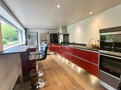 Maison - 180 m² - 6 pièces