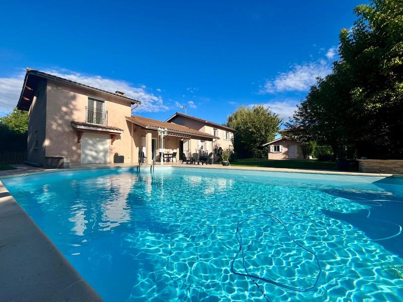 Maison - 182 m² - 7 pièces