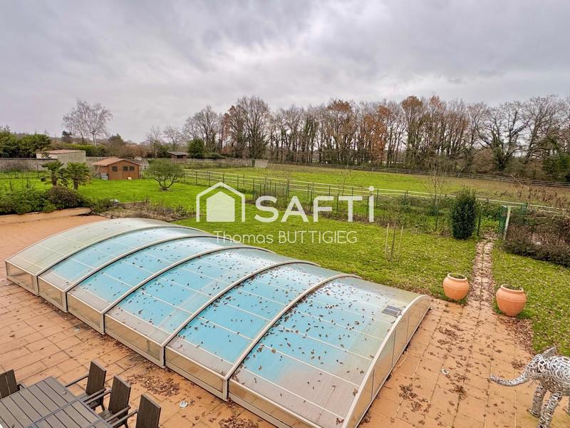 Villa - 233 m² - 8 pièces