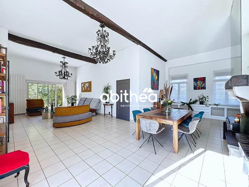 Maison - 317 m² - 9 pièces