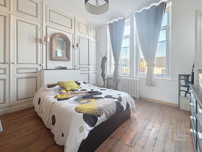 Maison - 210 m² - 6 pièces