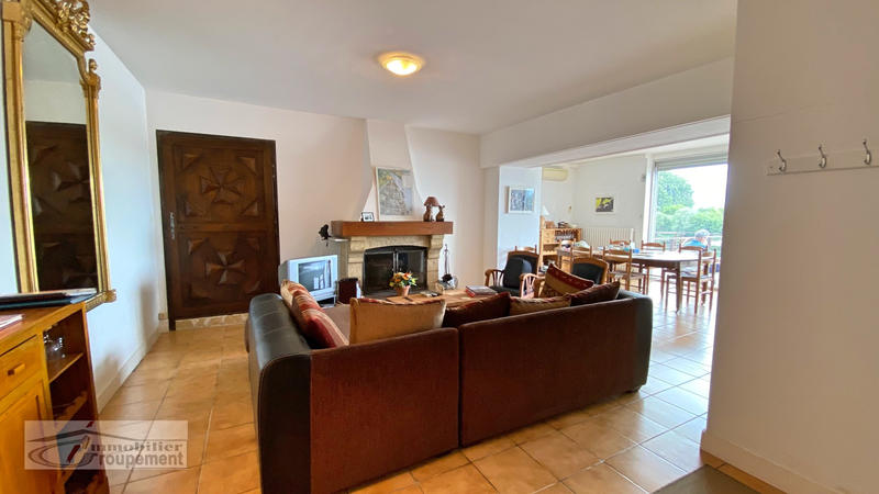 Maison - 166 m² - 7 pièces