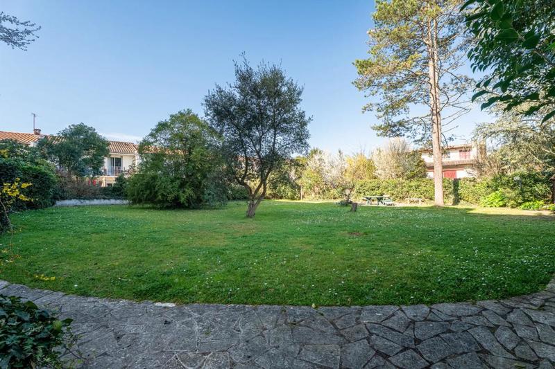 Appartement - 214 m² - 7 pièces