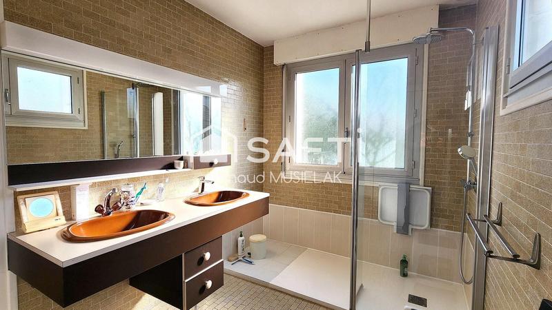 Maison - 159 m² - 6 pièces