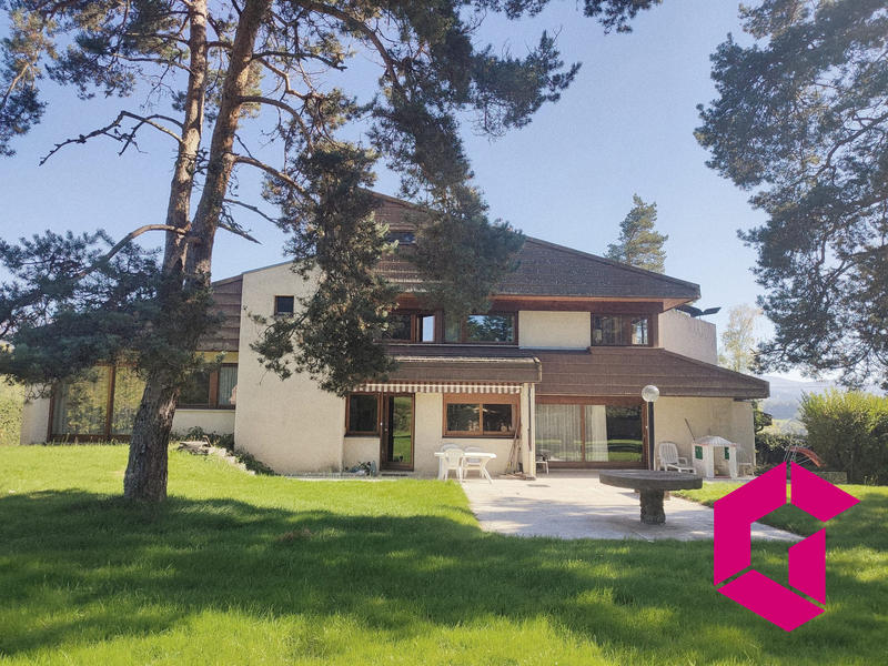 Villa - 250 m² - 11 pièces