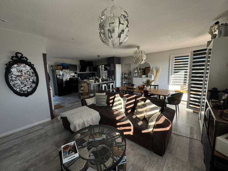 Maison - 95 m² - 4 pièces