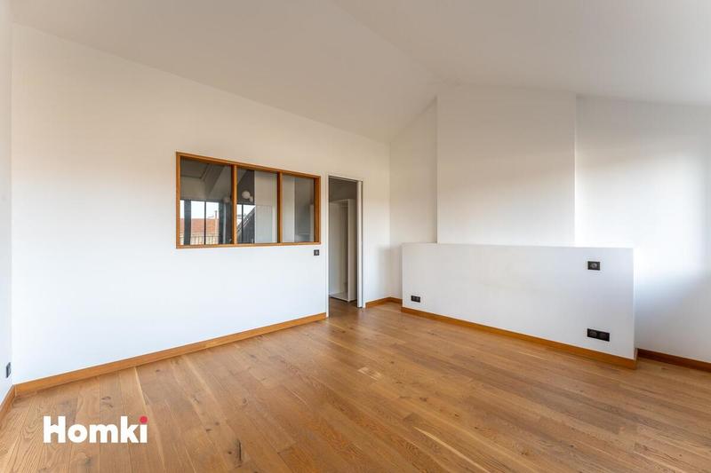 Loft - 194 m² - 5 pièces