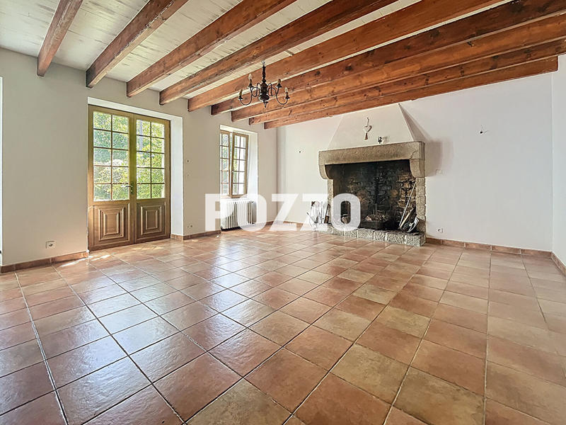 Maison - 202 m² - 8 pièces