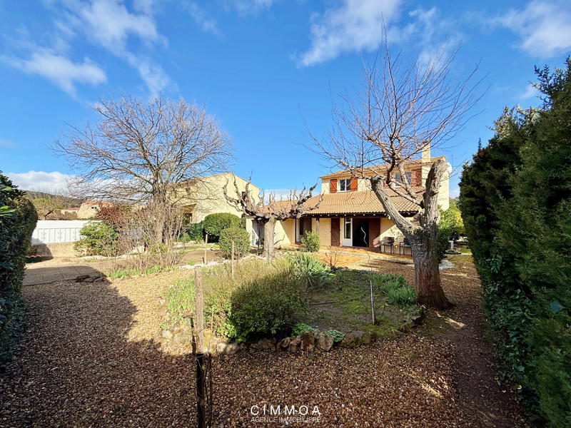 Maison - 110 m² - 4 pièces