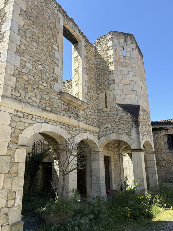 Maison de village - 200 m² - 2 pièces