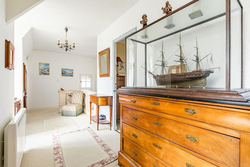 Maison - 216 m² - 6 pièces